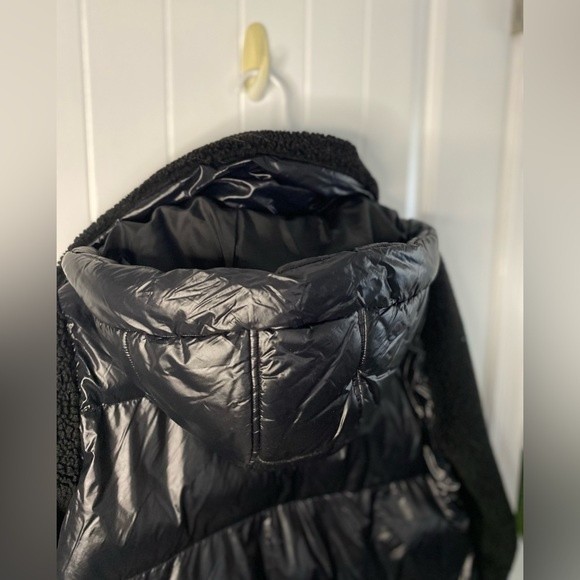 Michael Kors Puffer Jacket with Faux Fur, size S, black - Picture 3 of 9